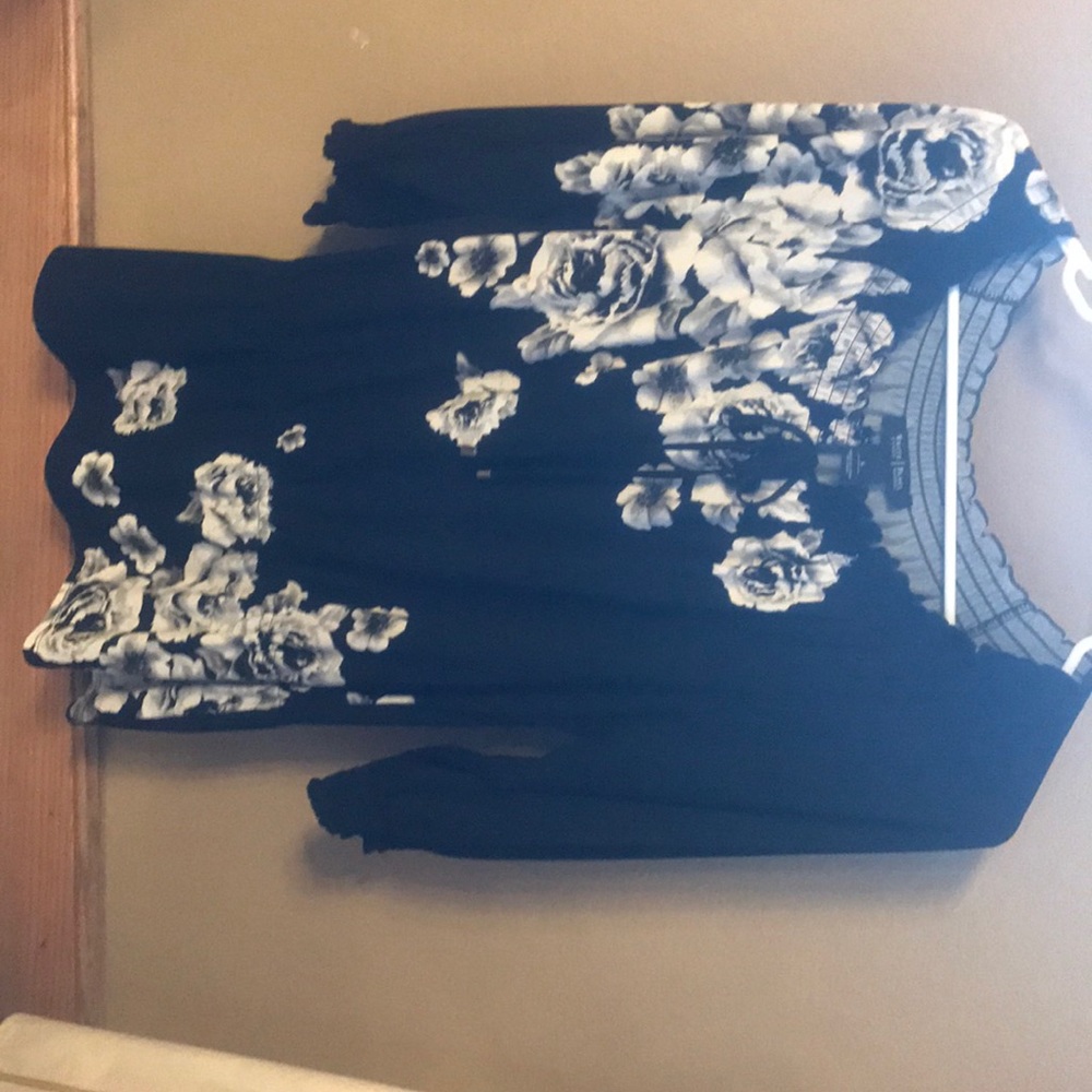 White House Black Market Blouse